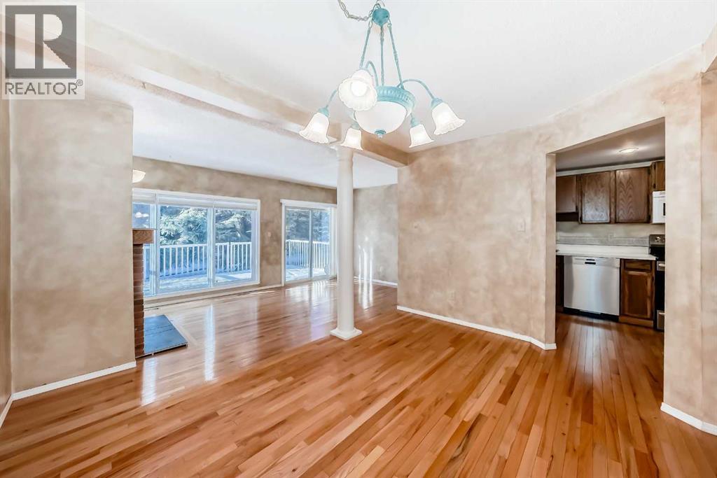 Single Family House for Sale in  Point Mckay Terrace NW Point McKay Calgary 