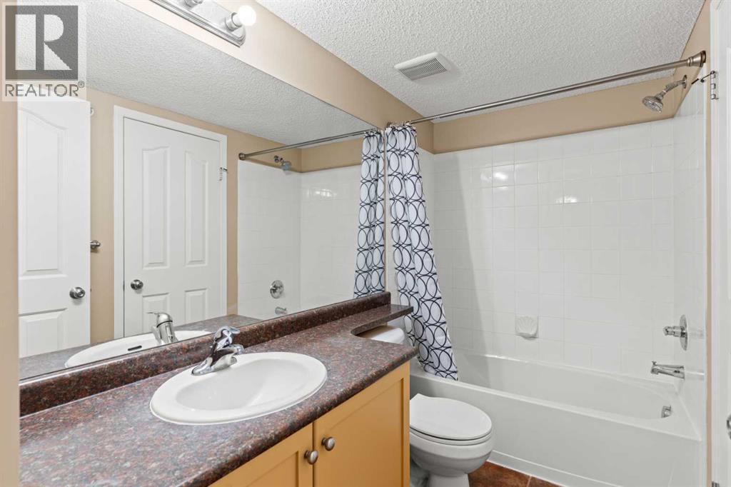 Single Family House for Sale in   Fish Creek Boulevard SW Evergreen Calgary 