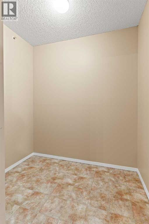 Single Family House for Sale in   Fish Creek Boulevard SW Evergreen Calgary 