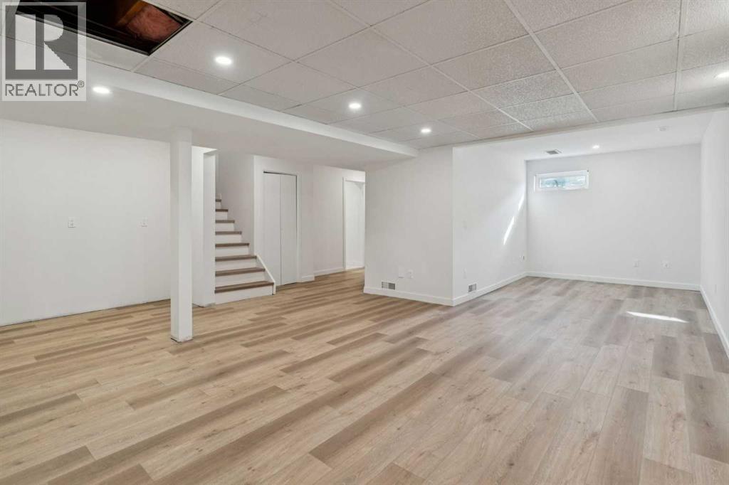 Single Family House for Sale in   Street NE Renfrew Calgary 