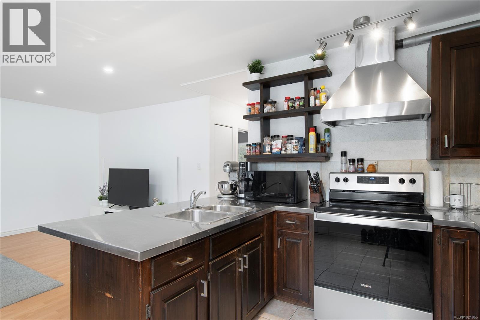 1120 1st St, Courtenay