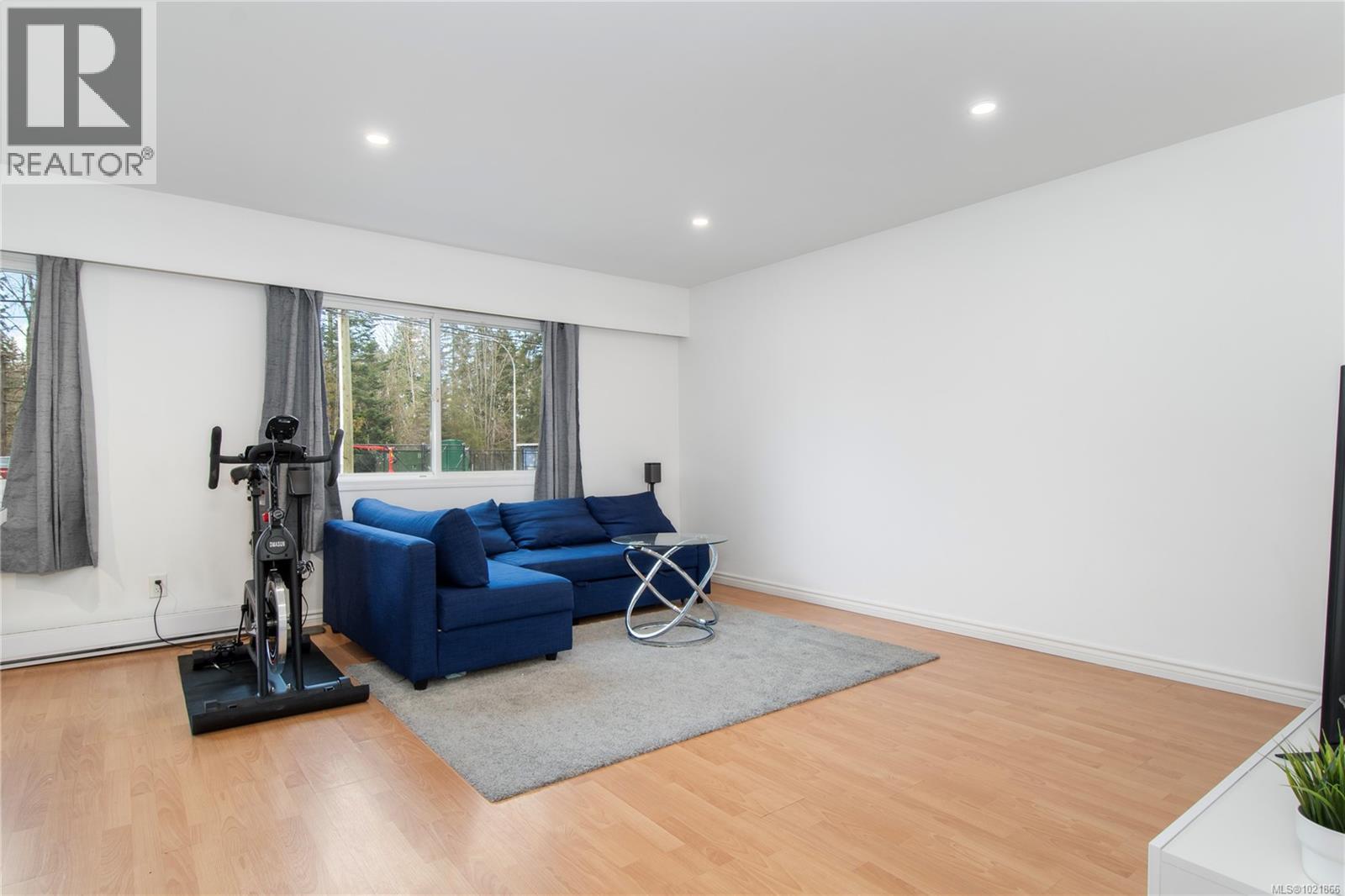 1120 1st St, Courtenay