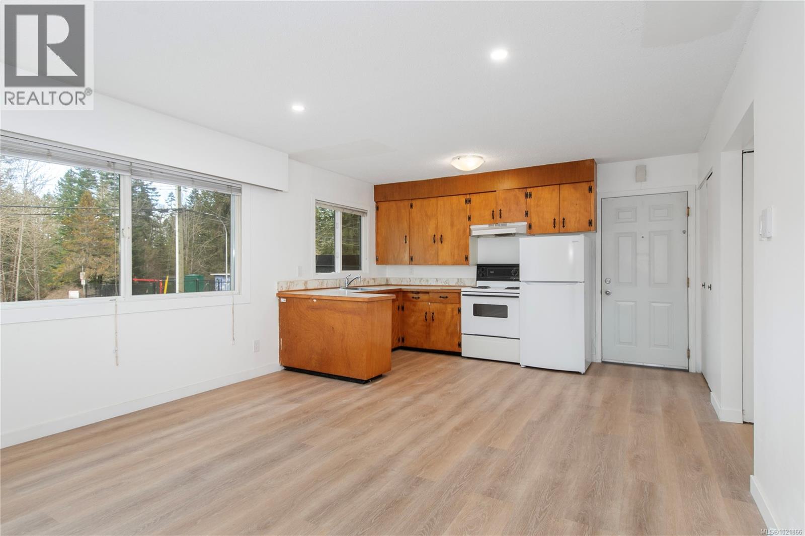 1120 1st St, Courtenay