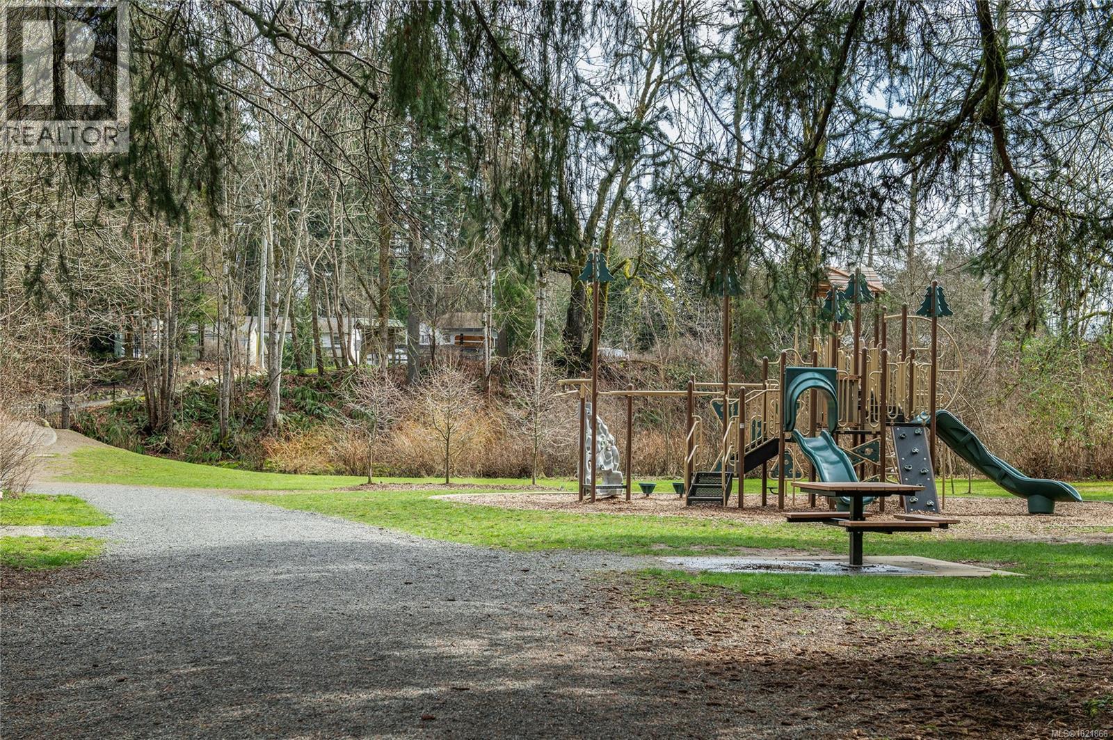 1120 1st St, Courtenay