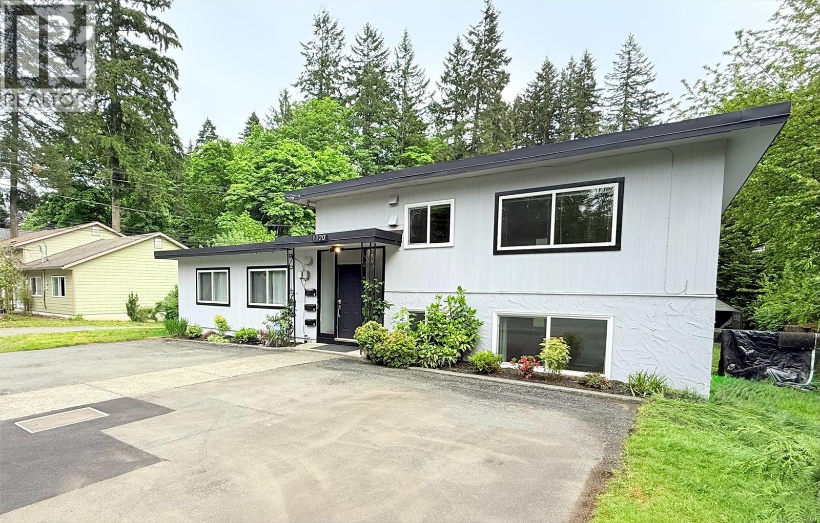 1120 1st St, Courtenay