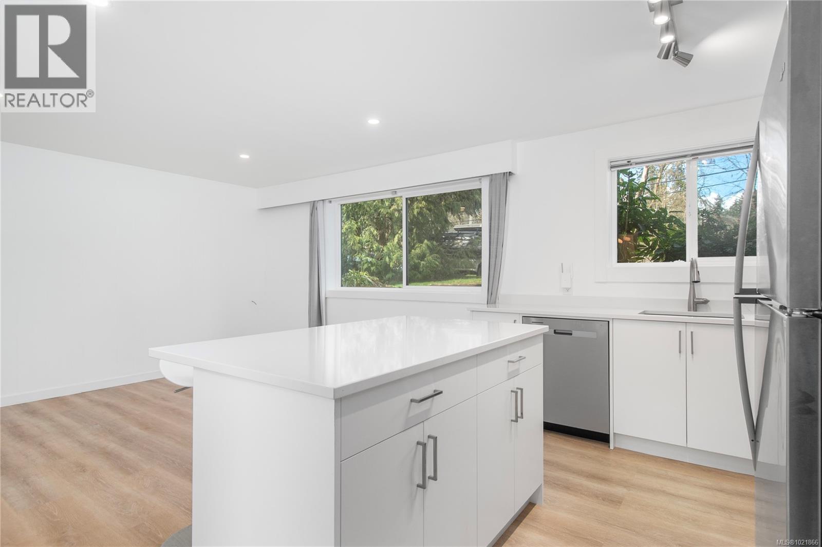 1120 1st St, Courtenay