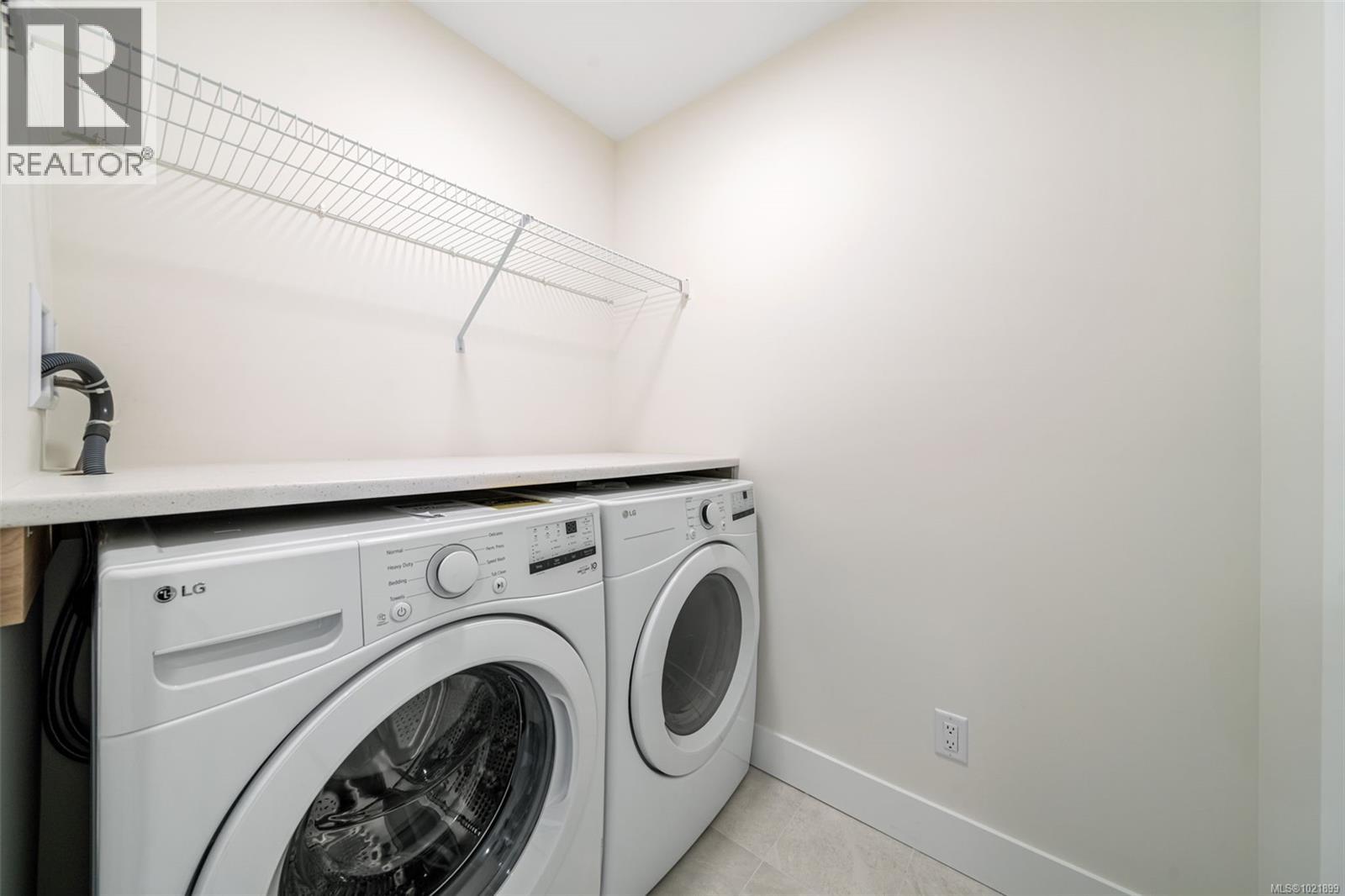 1415 Dolomite Ridge, Langford