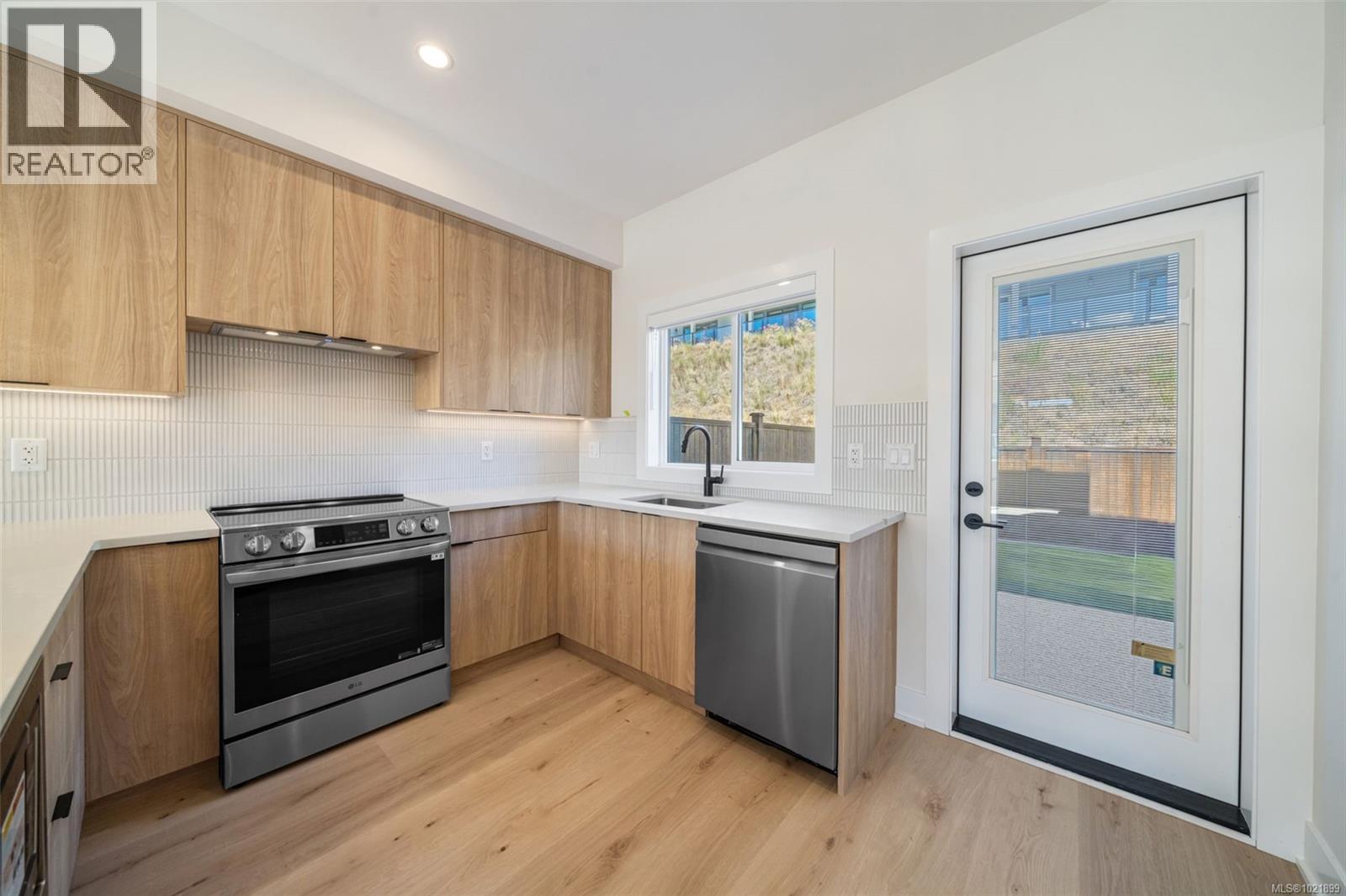 1415 Dolomite Ridge, Langford