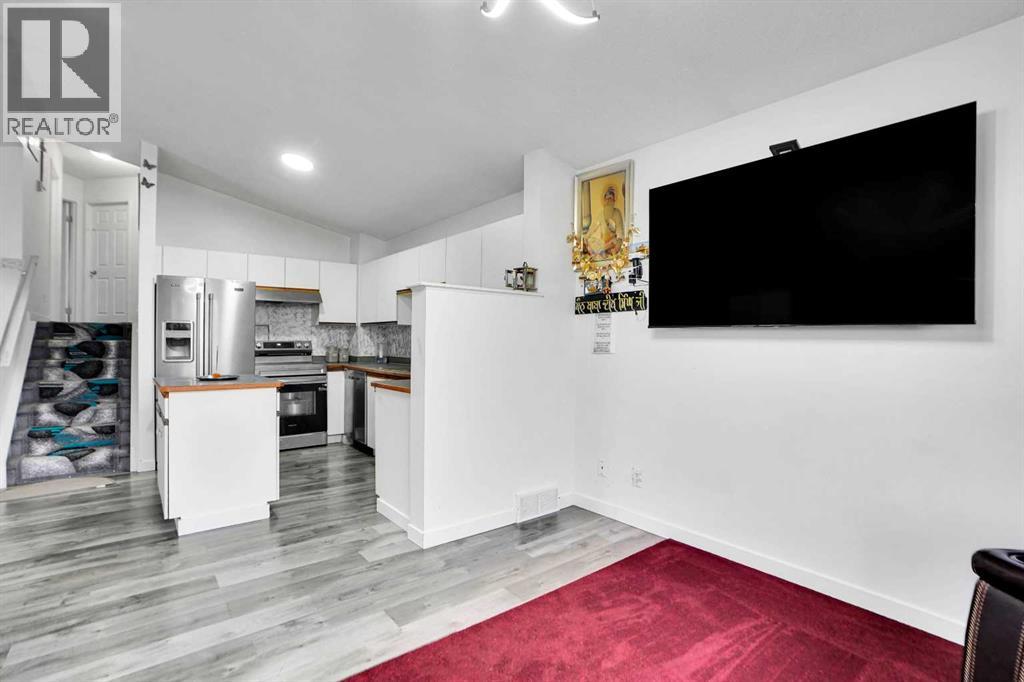 Single Family House 4 Level for Sale in  Martinbrook Road NE Martindale Calgary 