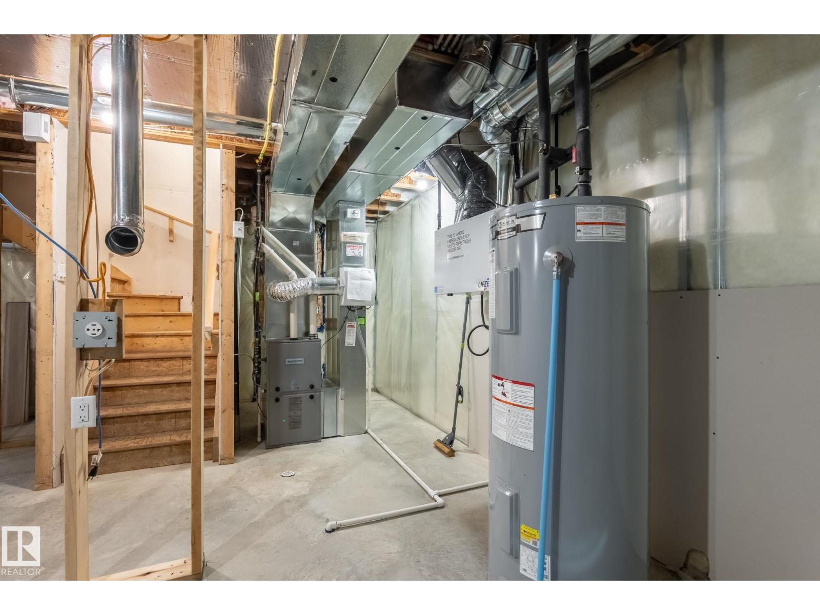 4867 alwood point SW SW, Edmonton