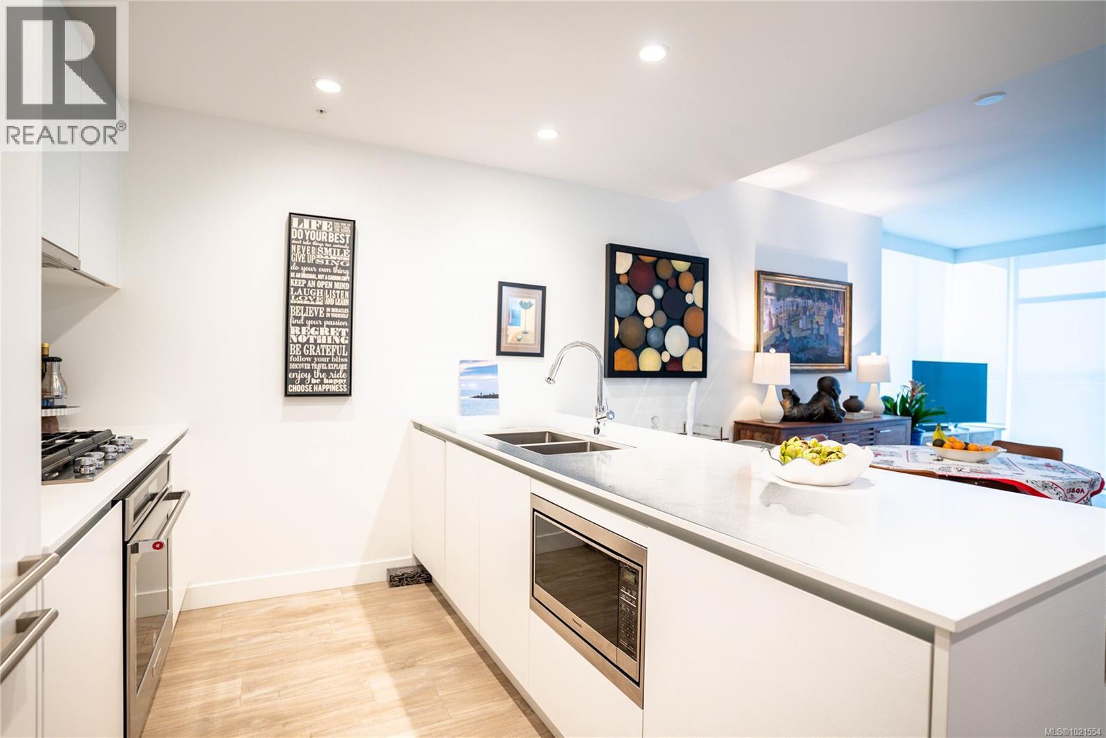 804 60 Saghalie Rd, Victoria