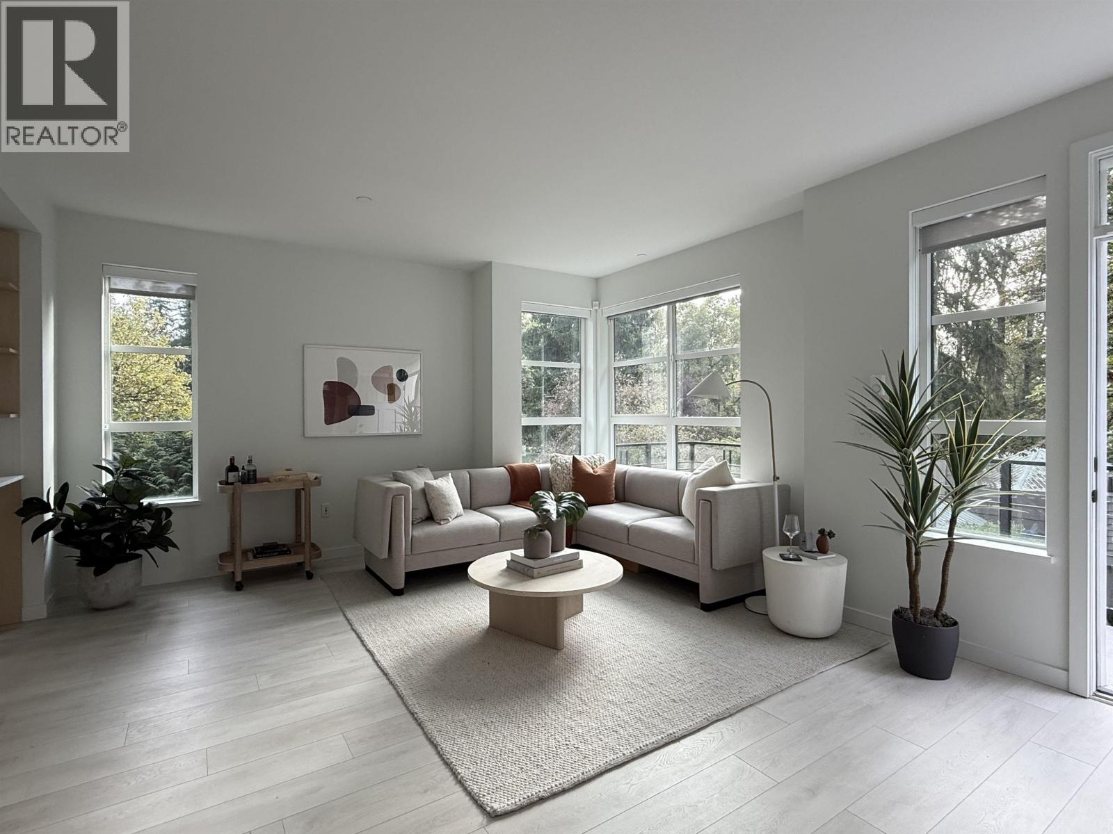 210 2045 HERITAGE PARK LANE, North Vancouver