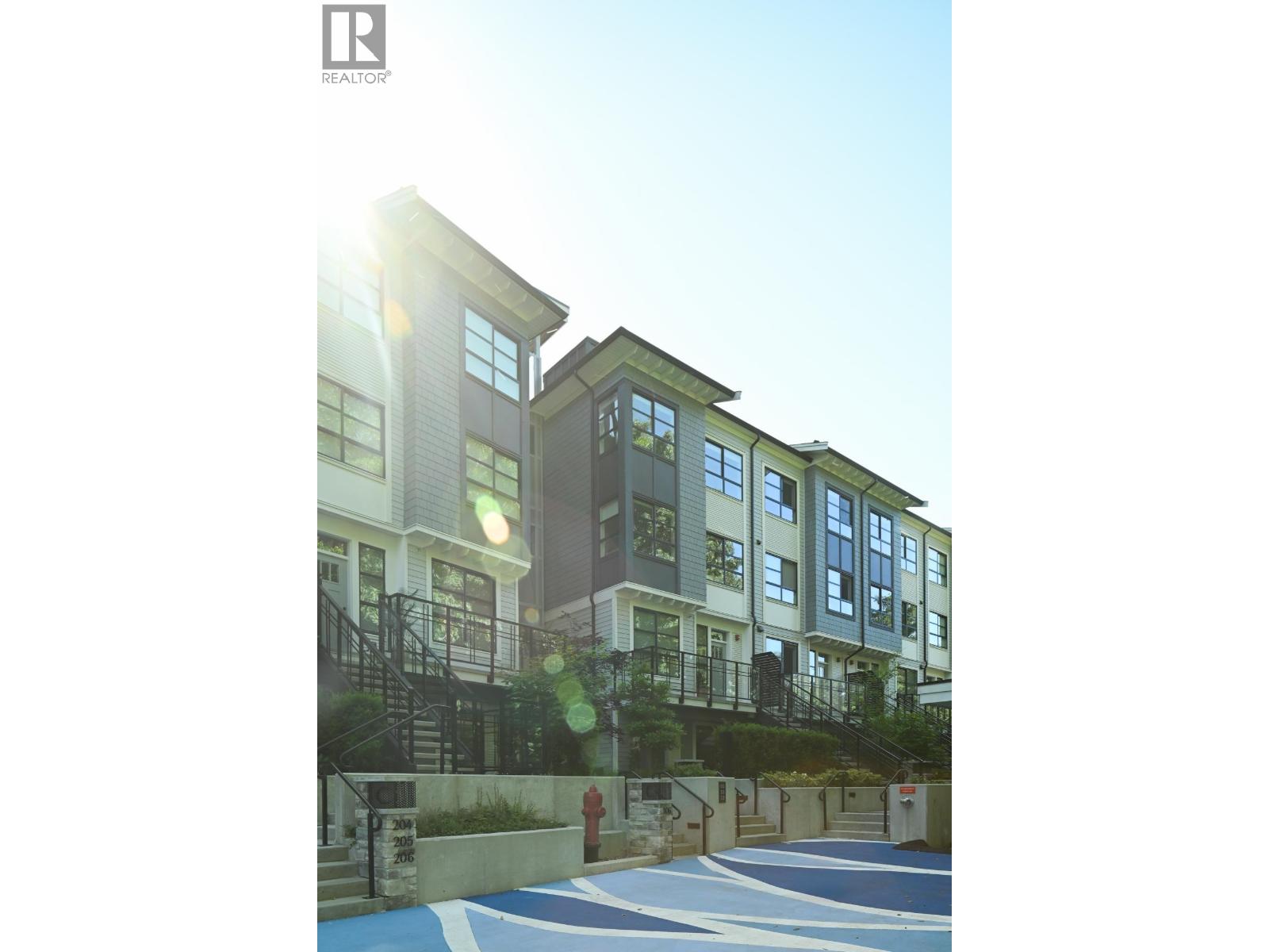 210 2045 HERITAGE PARK LANE, North Vancouver