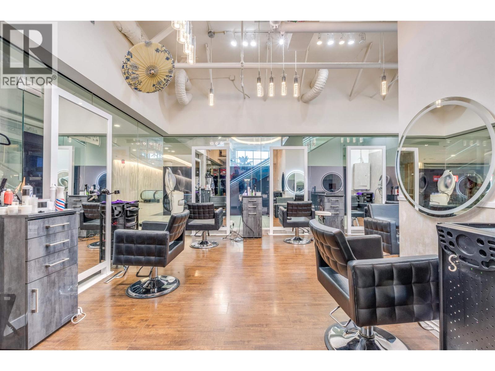 Retail in Richmond - Image 12