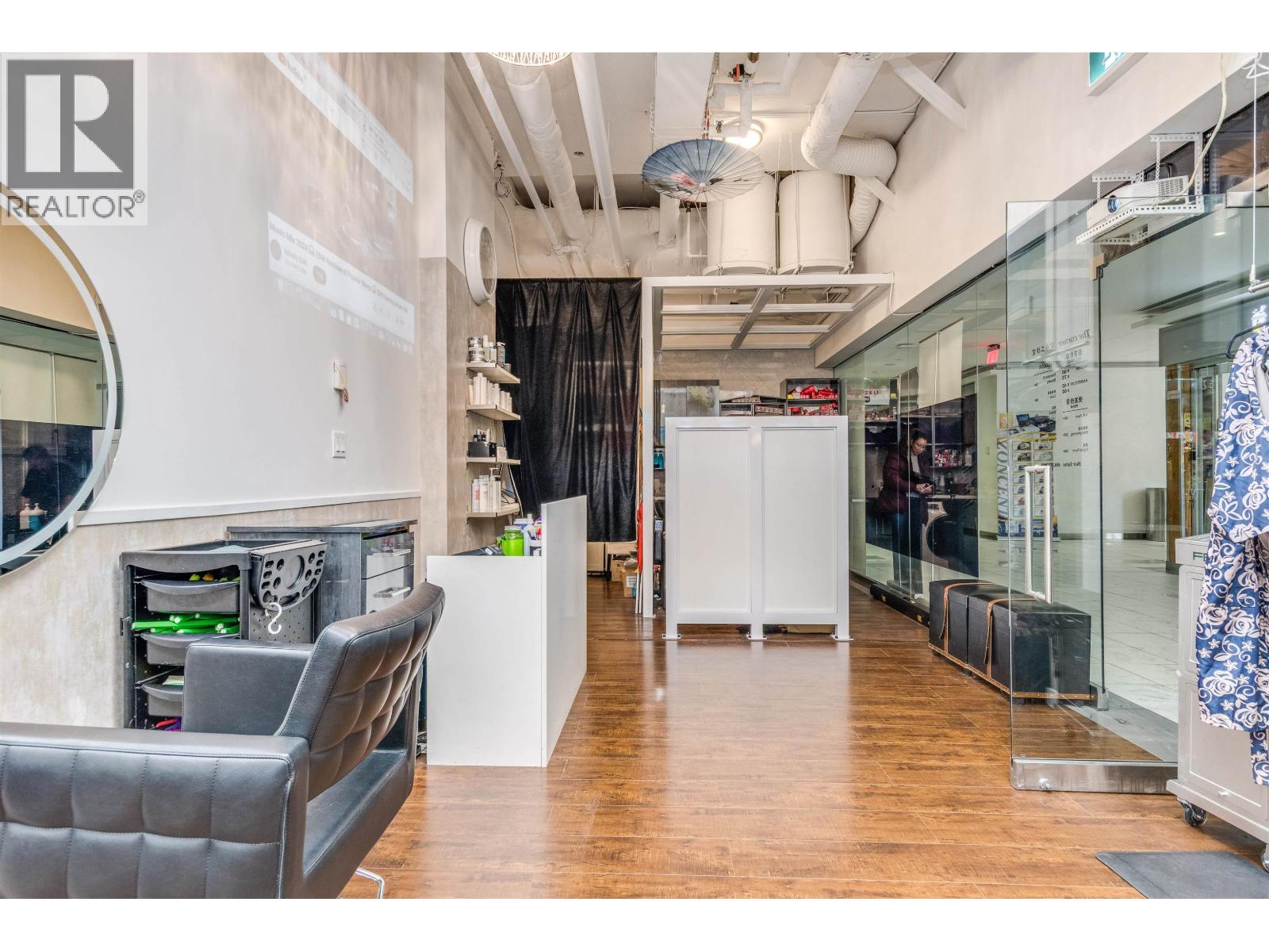 Retail in Richmond - Image 17