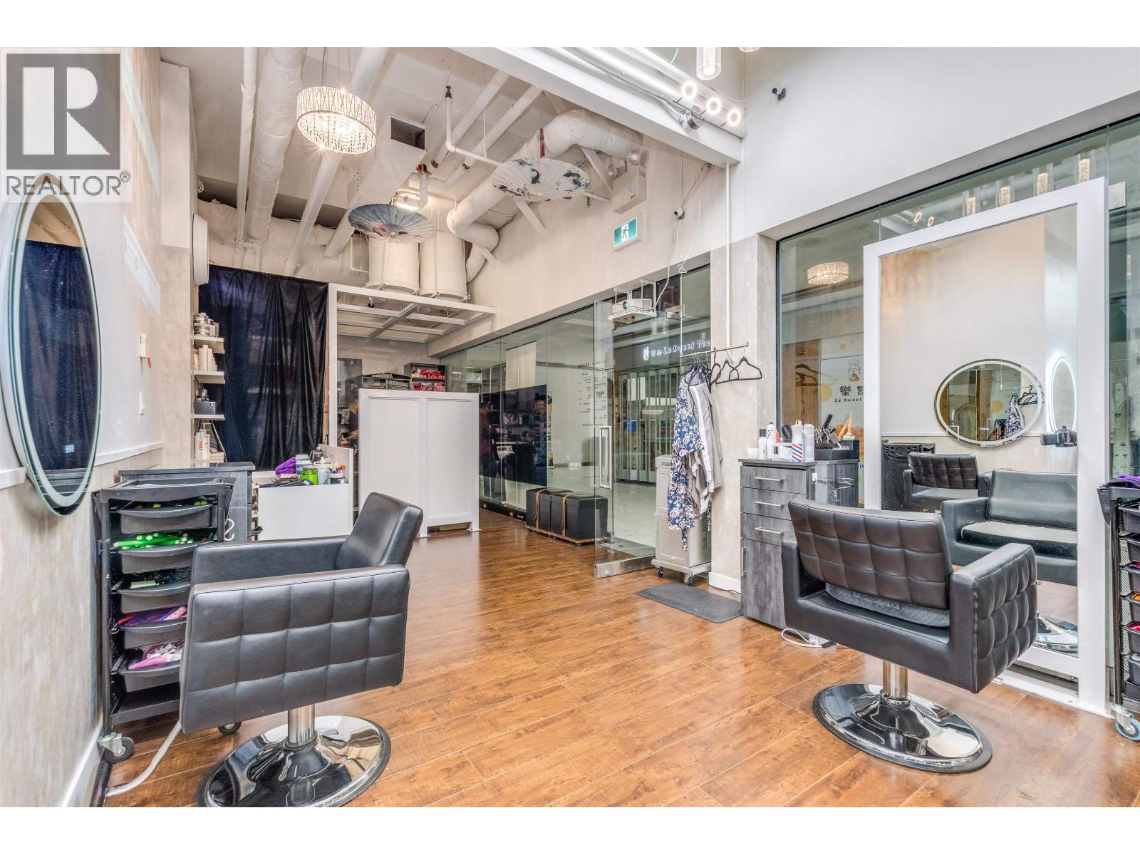 Retail in Richmond - Image 16