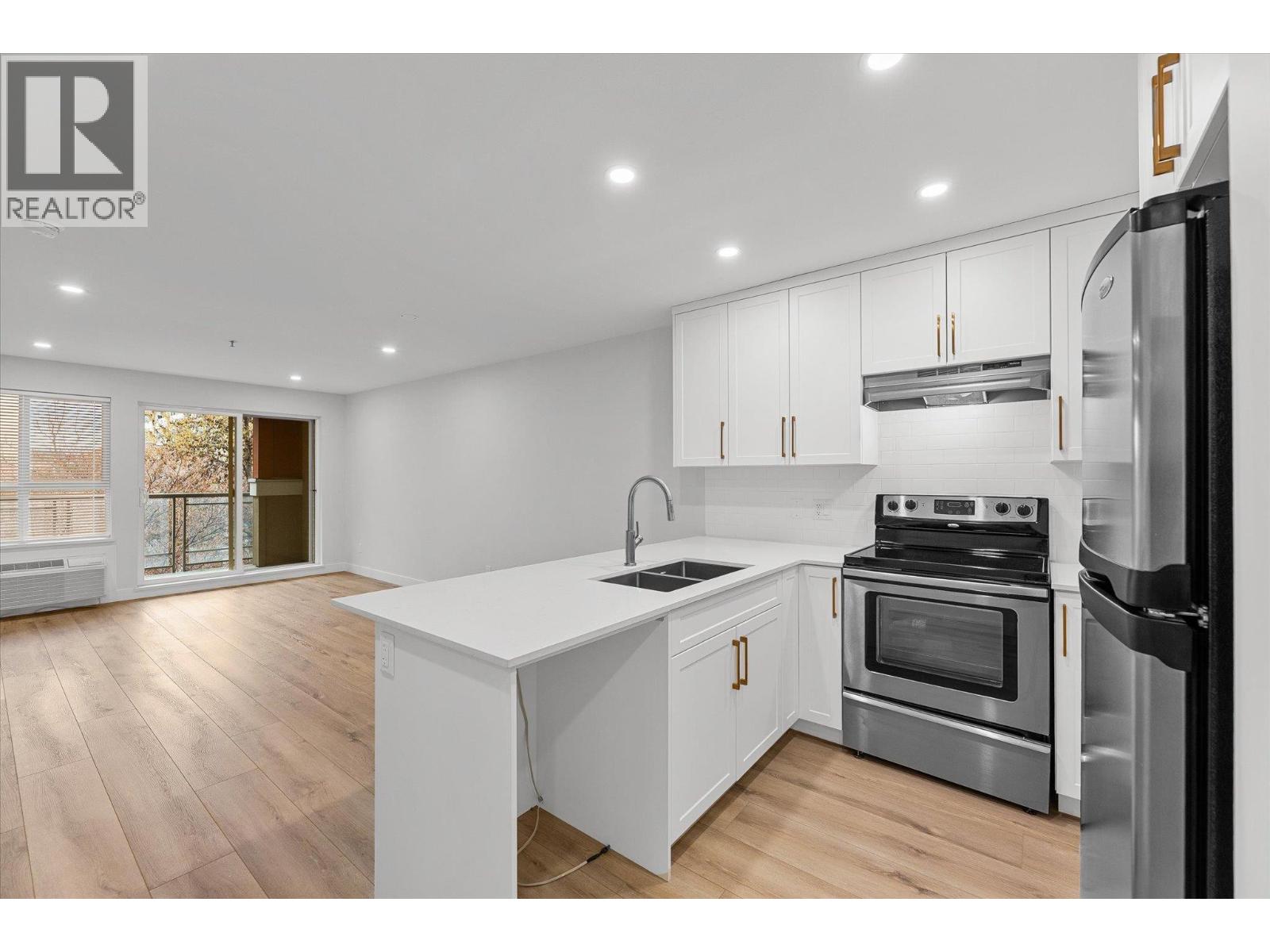 333 1099 Sunset Drive, Kelowna