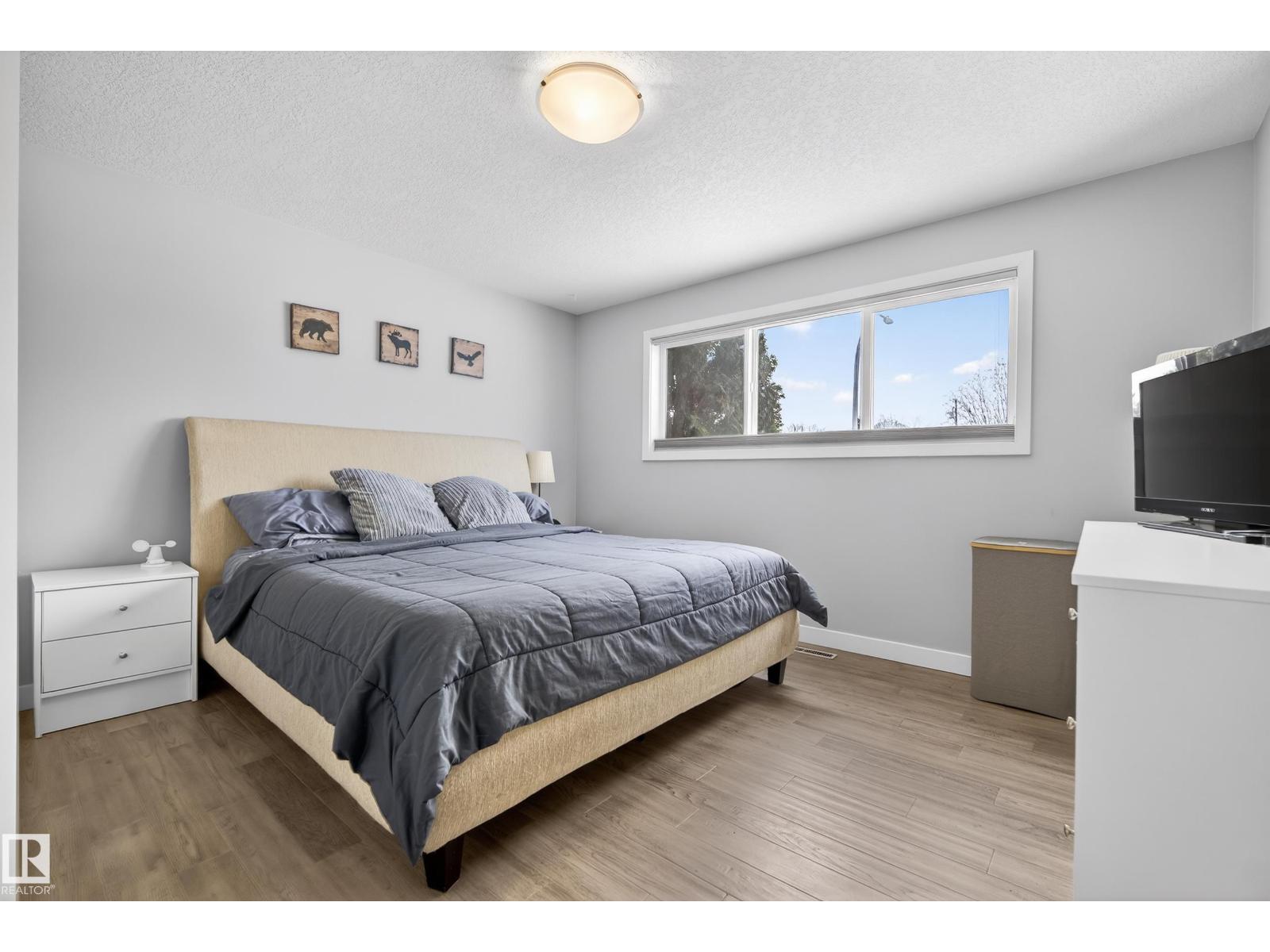 5604 91 AV NW, Edmonton