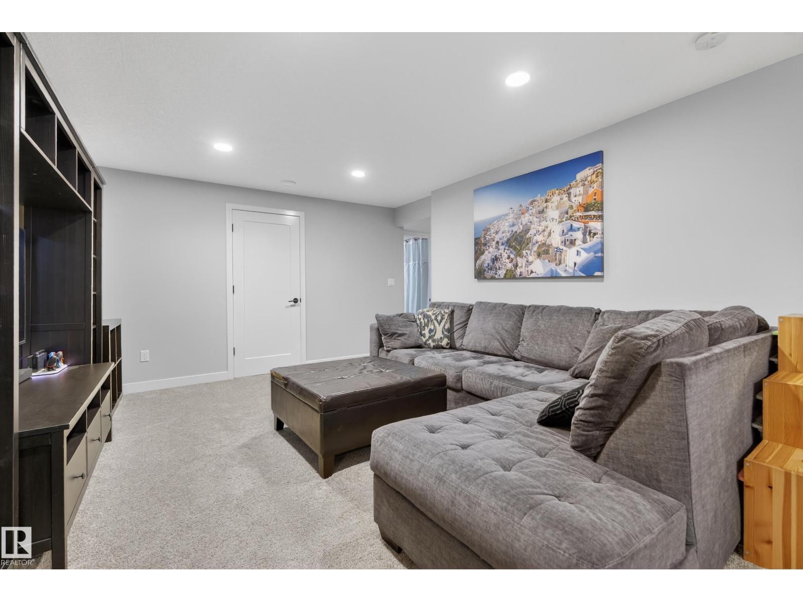 5604 91 AV NW, Edmonton