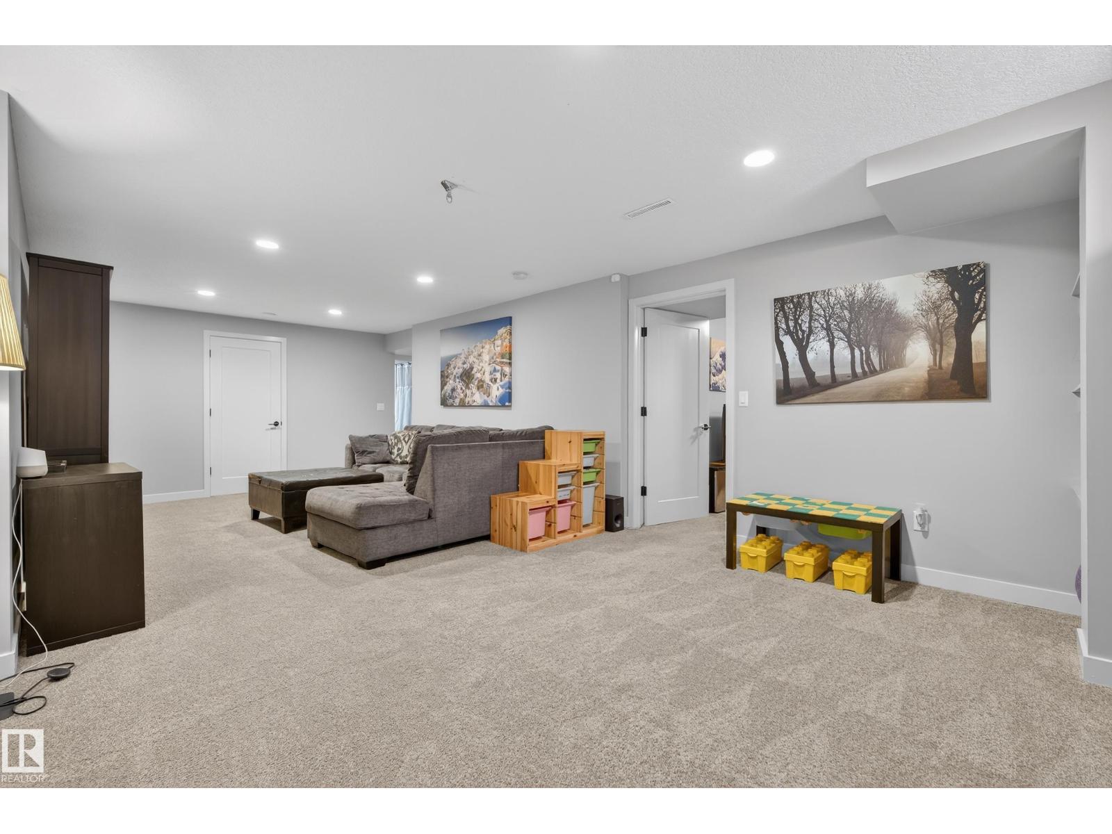 5604 91 AV NW, Edmonton