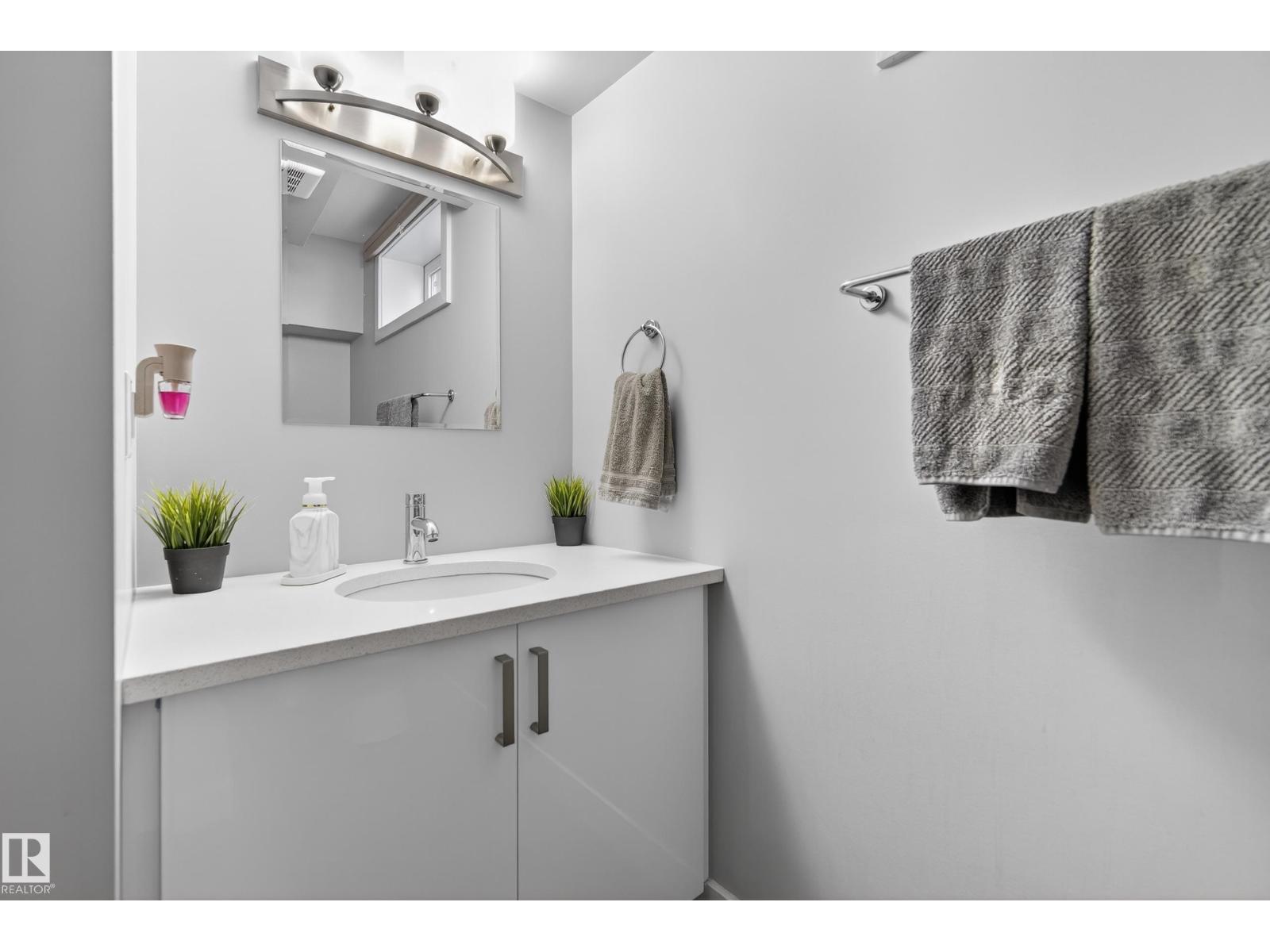 5604 91 AV NW, Edmonton