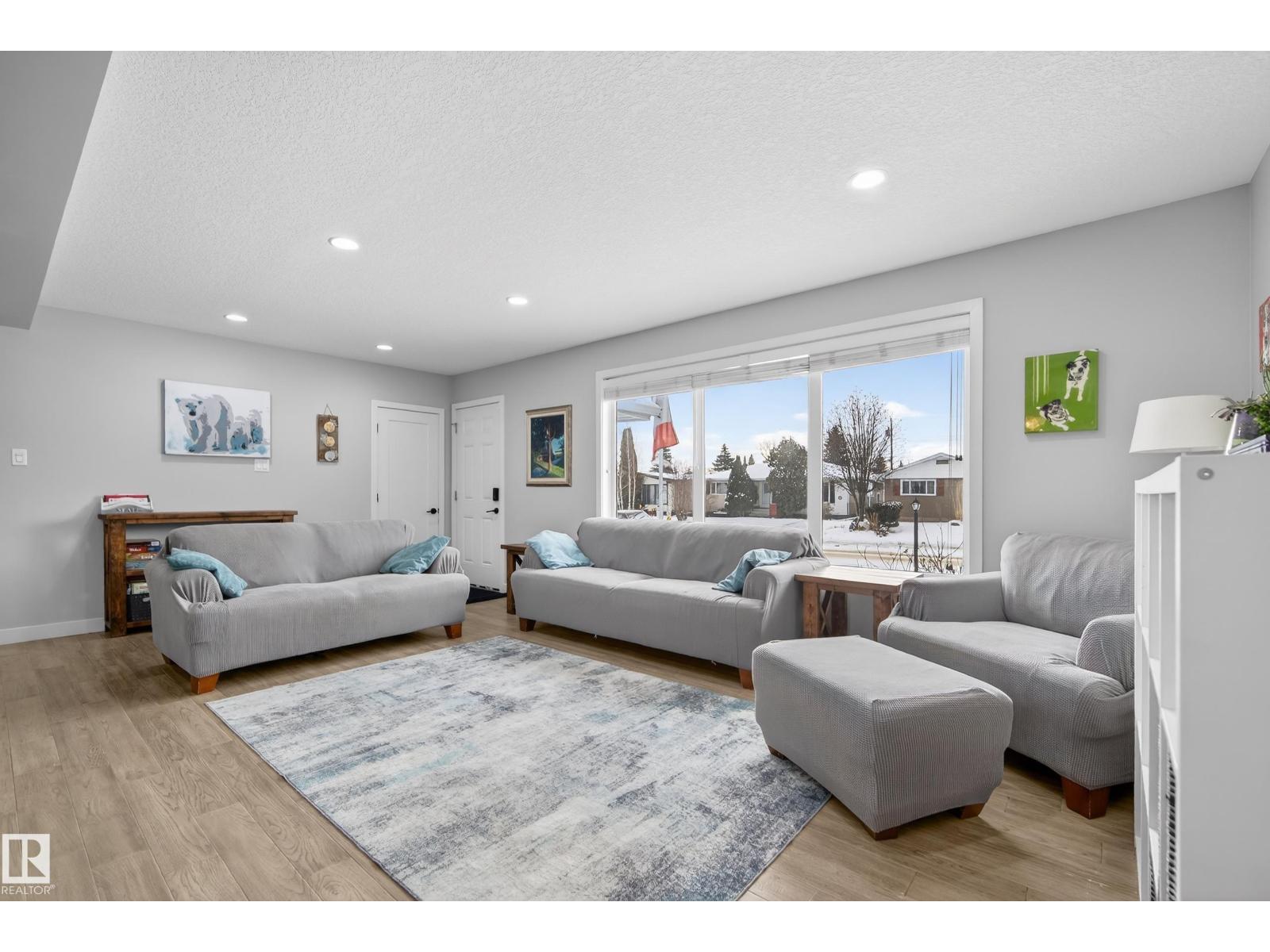 5604 91 AV NW, Edmonton