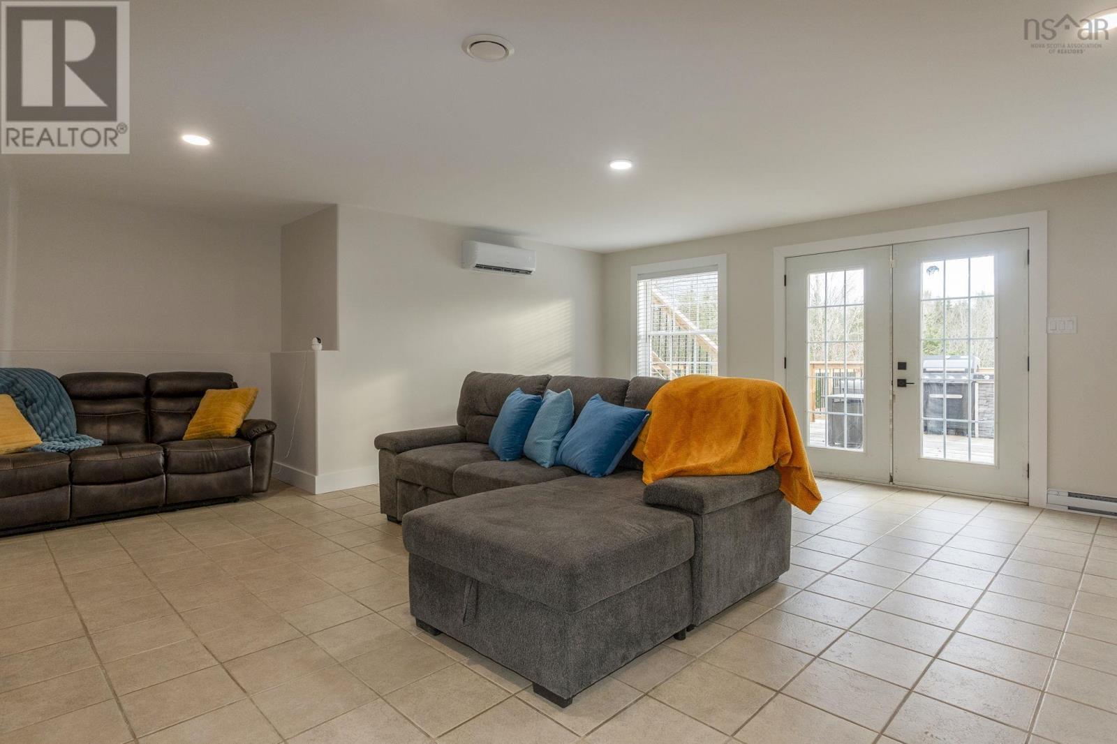 Property 30 of 46 of 10 Hillside Crescent