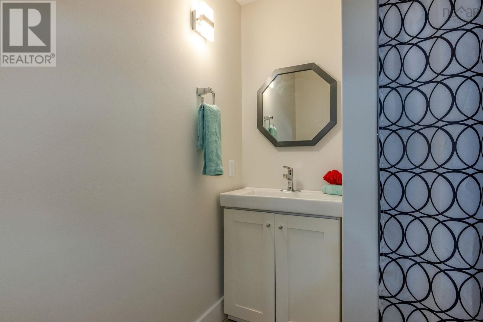 Property 33 of 46 of 10 Hillside Crescent