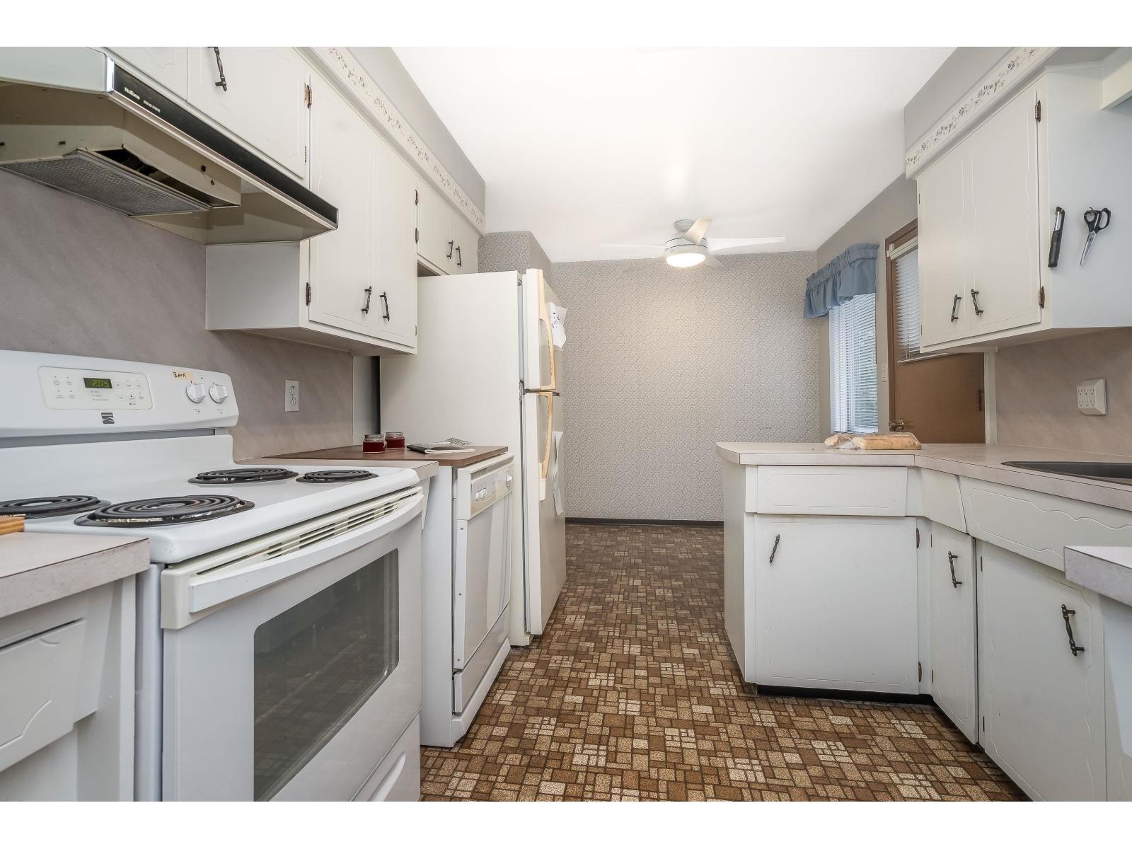 11249 80 Avenue, Delta