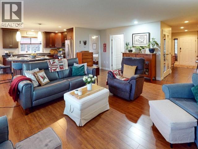 7365 GLACIER STREET, Powell River