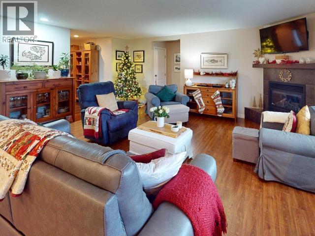 7365 GLACIER STREET, Powell River