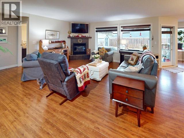 7365 GLACIER STREET, Powell River