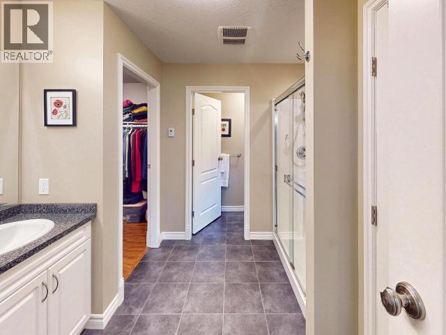 7365 GLACIER STREET, Powell River