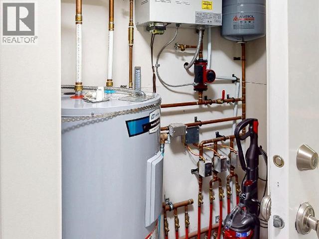 7365 GLACIER STREET, Powell River