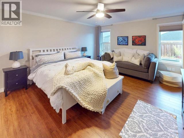 7365 GLACIER STREET, Powell River