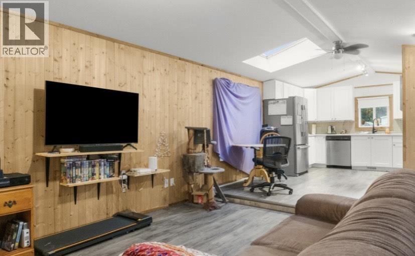 48 584 COLUMBIA AVENUE, Kitimat