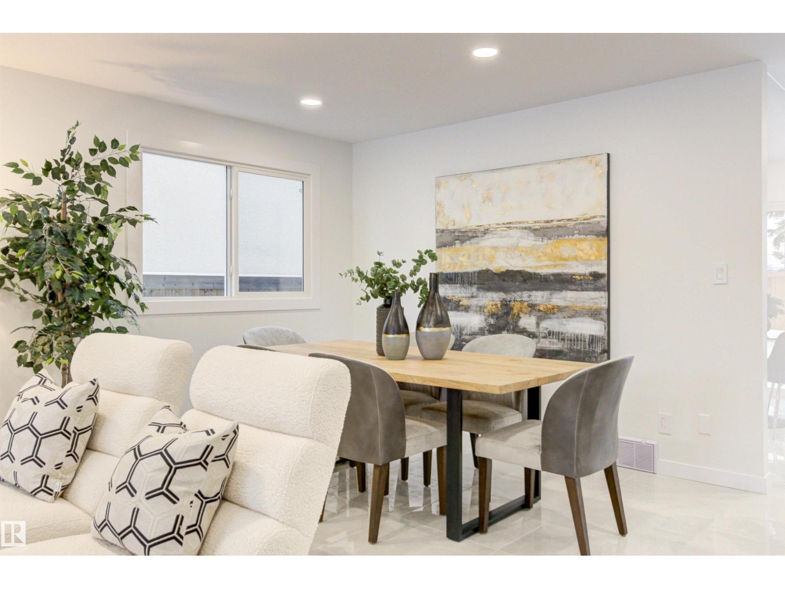 2712 41 ST NW, Edmonton