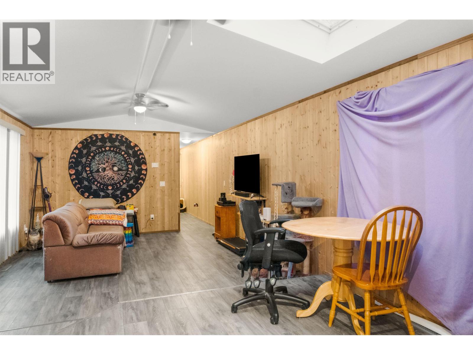 48 584 COLUMBIA AVENUE, Kitimat