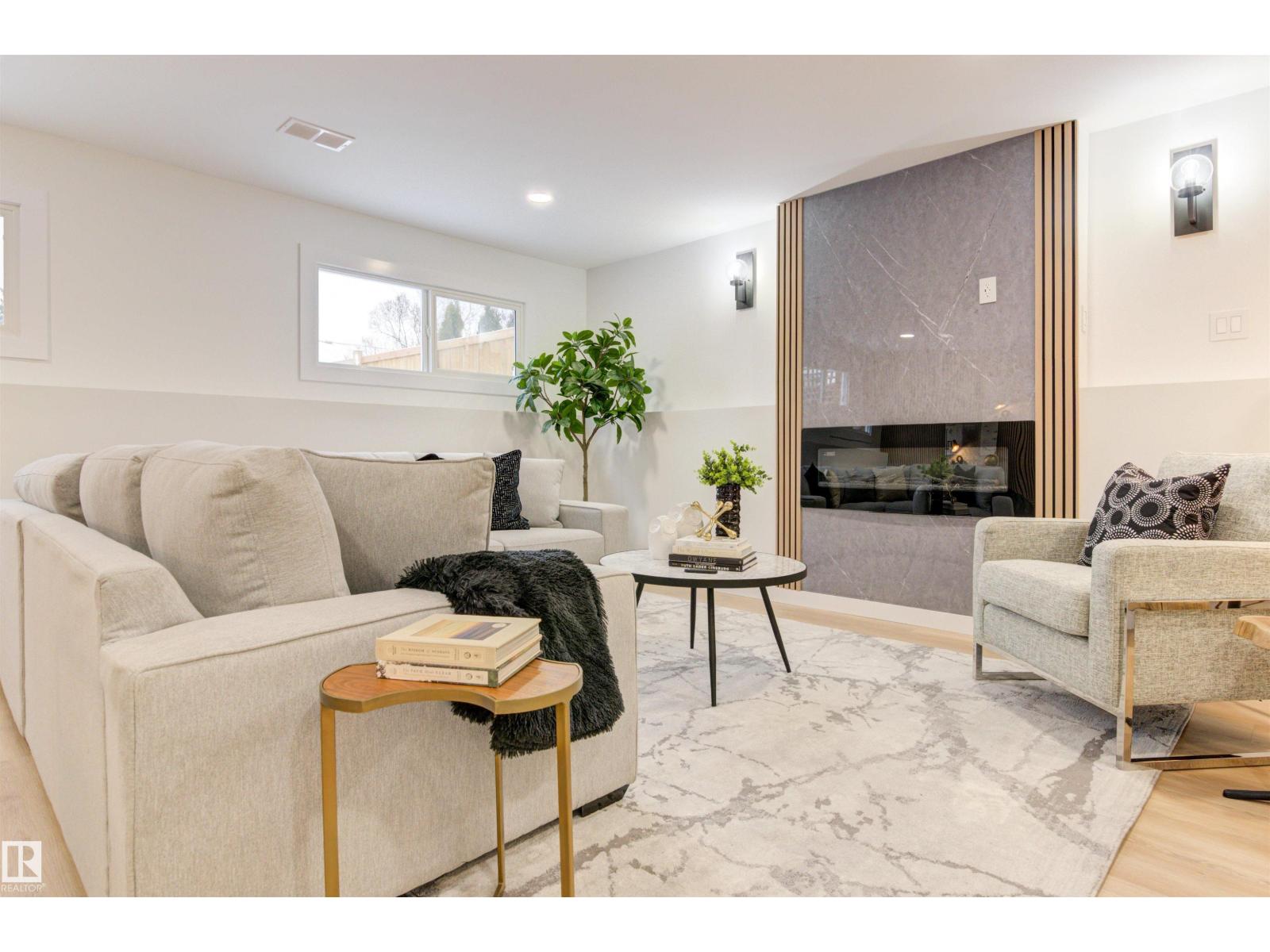 2712 41 ST NW, Edmonton