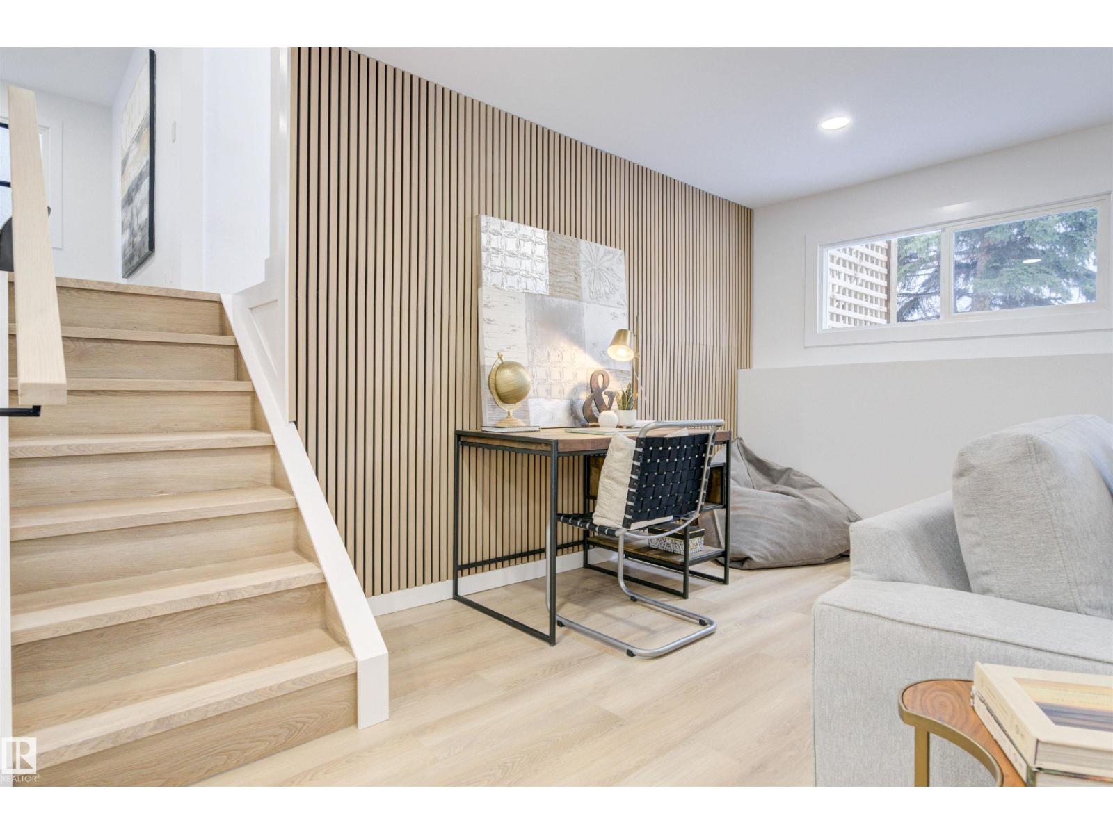 2712 41 ST NW, Edmonton