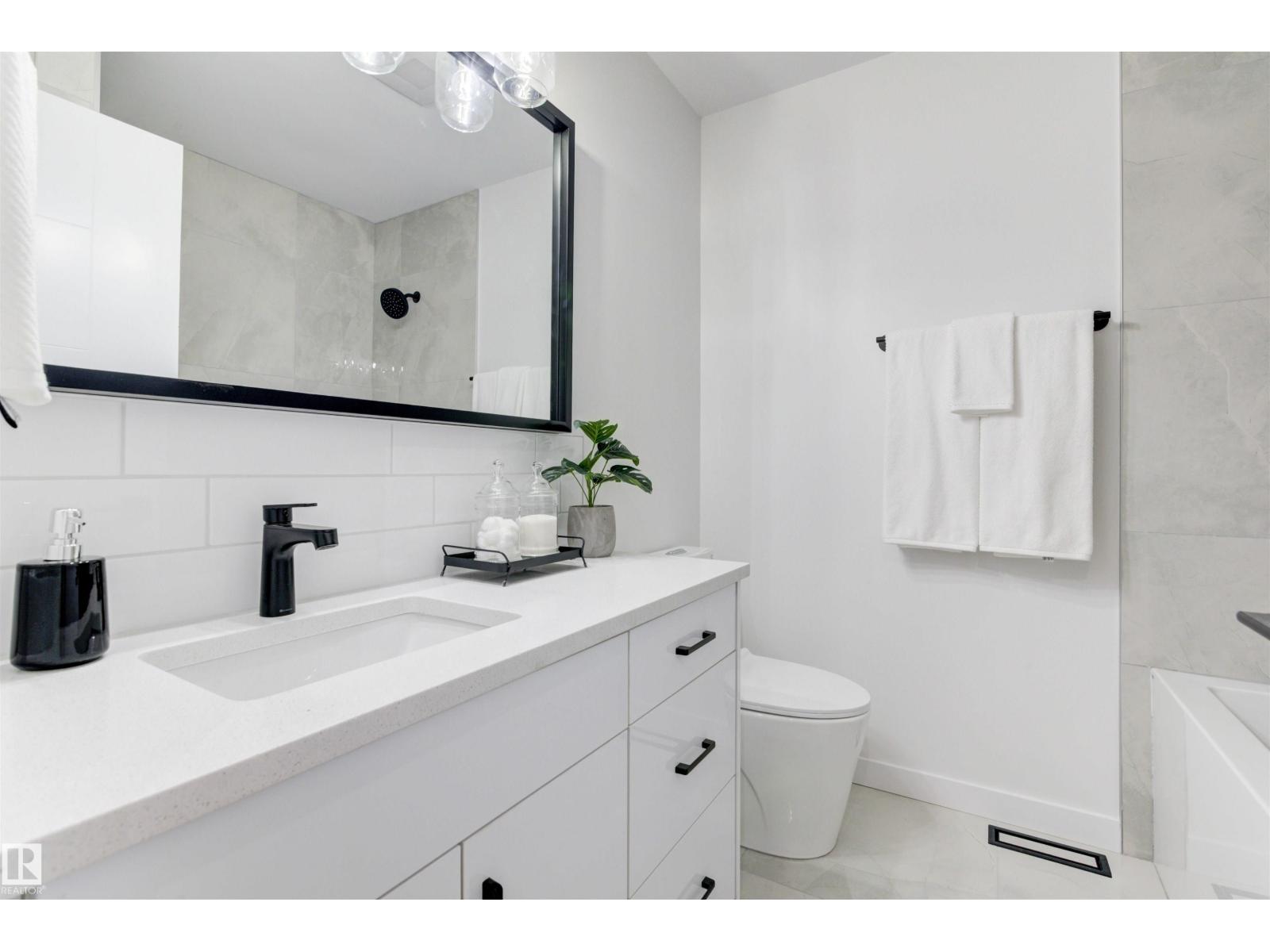 2712 41 ST NW, Edmonton