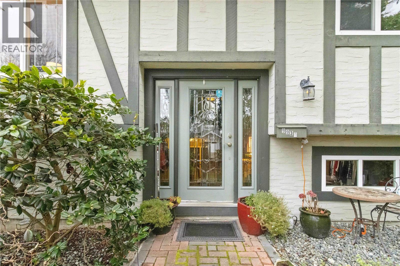 9930 Bessredge Pl, Sidney