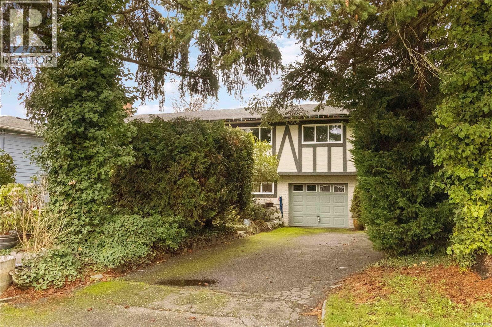 9930 Bessredge Pl, Sidney