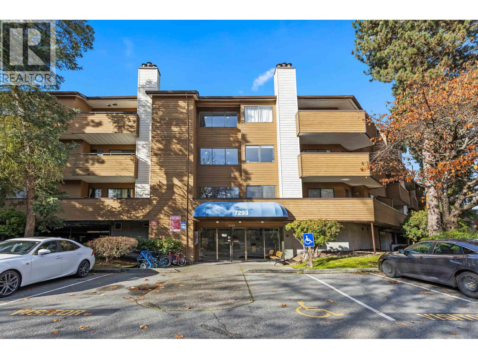 162 7293 MOFFATT ROAD, Richmond