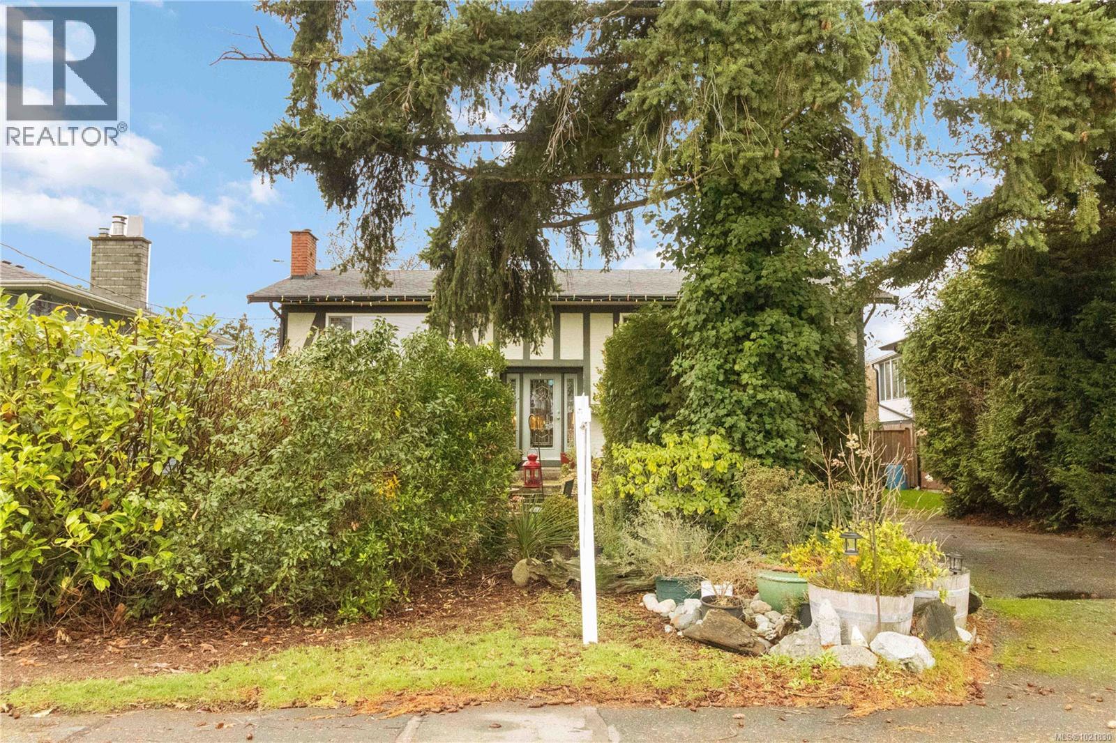 9930 Bessredge Pl, Sidney