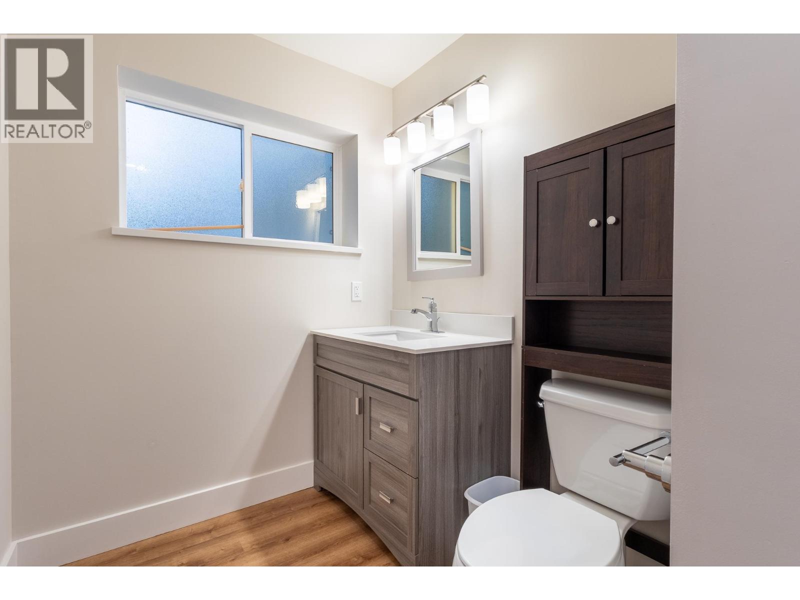 914 GOWER POINT ROAD, Gibsons