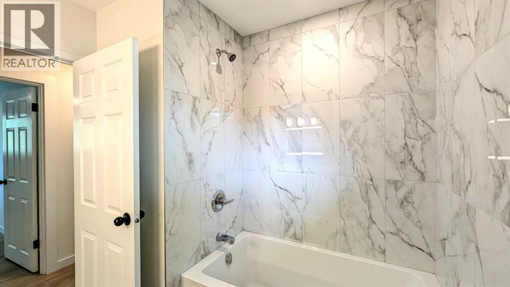 Single Family House 3 Level for Sale in  Haverhill Road SW Haysboro Calgary 