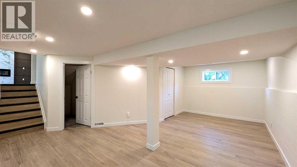 Single Family House 3 Level for Sale in  Haverhill Road SW Haysboro Calgary 