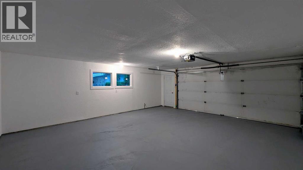 Single Family House 3 Level for Sale in  Haverhill Road SW Haysboro Calgary 