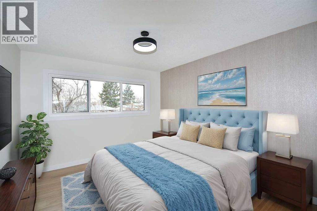 Single Family House 3 Level for Sale in  Haverhill Road SW Haysboro Calgary 